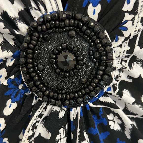 Stretchy Flattering Top - Picture 3 of 4